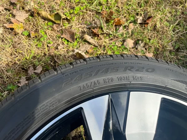 Volvo XC40 20 Inch Wheels OEM Pirelli Tire 245/45R20 - Image 8